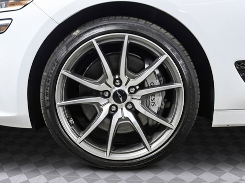 Used 2025 Genesis G70 2.5T image 34