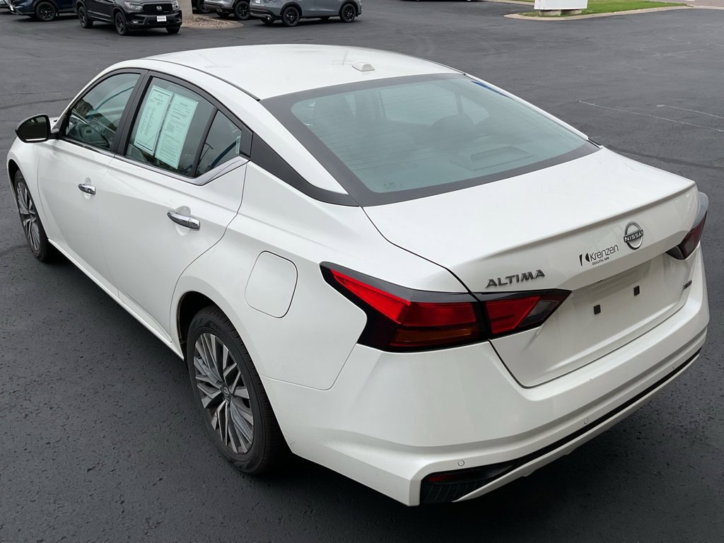Used 2025 Nissan Altima 2.5 SV AWD/4WD image 7