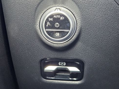 Certified 2025 Mercedes-Benz C 300 Sedan image 23