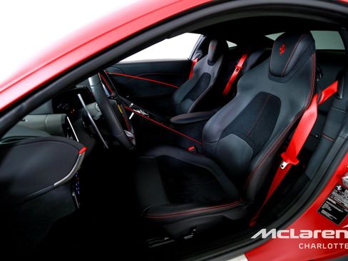 Used 2023 Ferrari Roma image 11