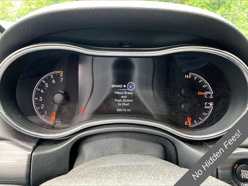 Used 2019 Jeep Grand Cherokee Laredo AWD/4WD image 14