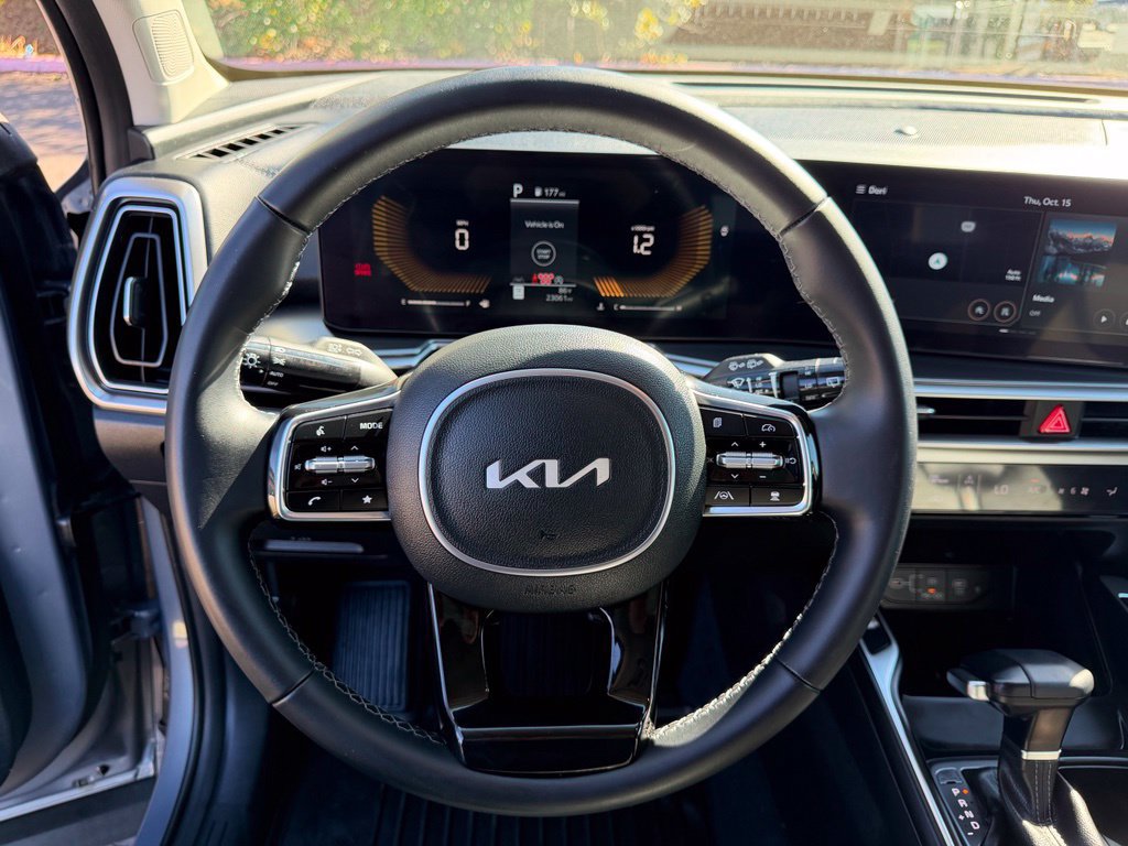 Used 2025 Kia Sorento S AWD/4WD image 18