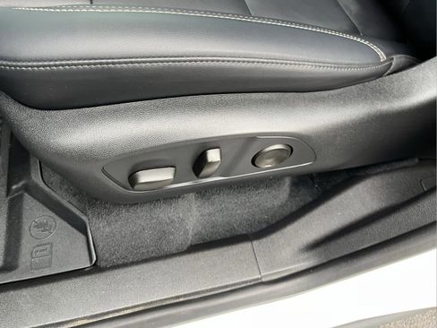 Used 2024 GMC Acadia Elevation w/ Trailering Package image 12