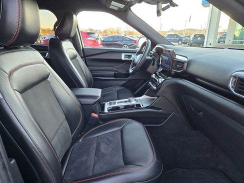 Used 2024 Ford Explorer ST-Line w/ Class IV Trailer Tow Package image 28