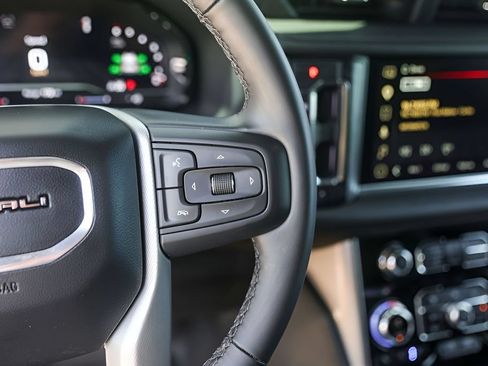 Used 2023 GMC Yukon Denali AWD/4WD image 16