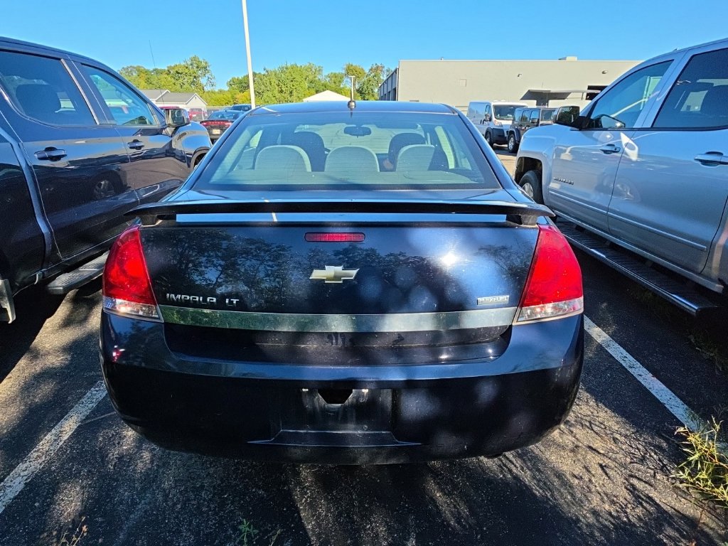 Used 2011 Chevrolet Impala LT FWD image 7