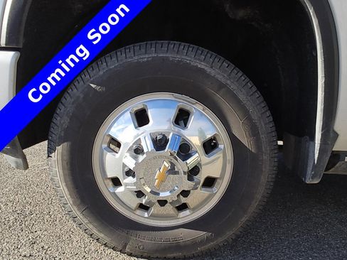 Used 2024 Chevrolet Silverado 3500 High Country w/ High Country Premium Package AWD/4WD image 5