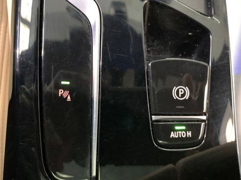 Used 2022 BMW 530i xDrive w/ Premium Package image 62