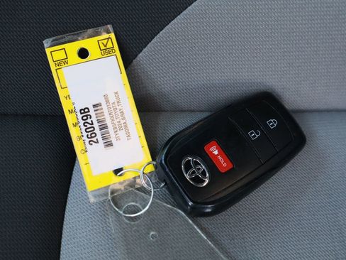 Used 2024 Toyota Tacoma TRD Sport image 30