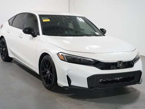 Used 2025 Honda Civic Sport image 3