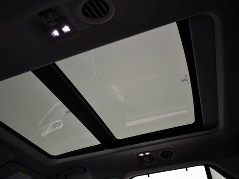 Used 2023 Ford Explorer Limited w/ Limited Technology Package image 23