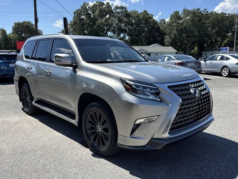 Used 2023 Lexus GX 460 Premium w/ Accessory Package AWD/4WD image 7