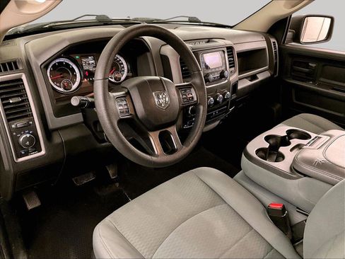 Used 2019 RAM 1500 Express AWD/4WD image 12