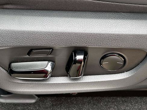 Used 2025 Lexus GX 550 w/ Accessory Package (2T) AWD/4WD image 16