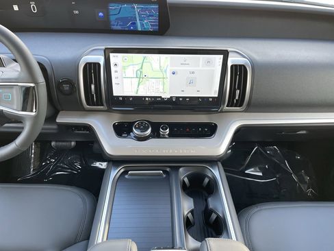 New 2026 Ford Expedition Active RWD image 18