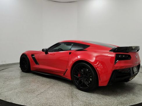 Used 2015 Chevrolet Corvette Z06 w/ Chrome Badge Package RWD image 3