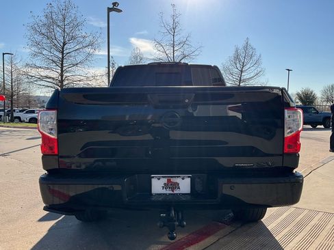 Used 2019 Nissan Titan SV w/ SV Convenience Package image 7