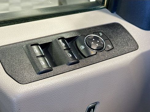 Used 2022 Ford F550 4x4 Crew Cab Super Duty w/ Power Equipment Group image 16
