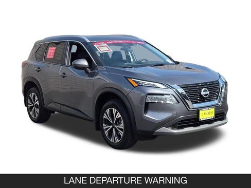 Used 2023 Nissan Rogue SV w/ SV Premium B Package FWD image 2