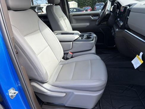 Used 2025 Chevrolet Silverado 1500 LT w/ Leather Package image 13