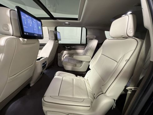 Used 2021 GMC Yukon XL Denali image 25