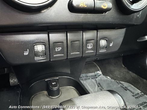 Used 2010 Volkswagen Beetle Convertible image 18