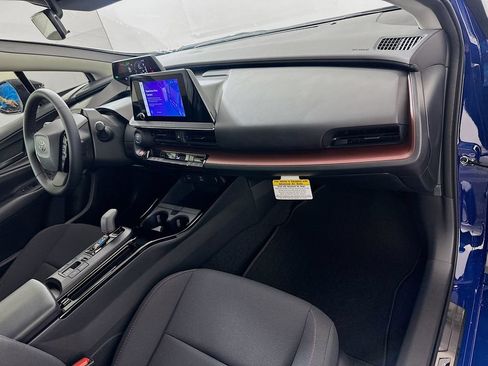 Certified 2026 Toyota Prius Plug-In Hybrid FWD image 28