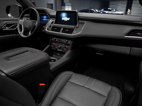 Used 2024 Chevrolet Suburban RST w/ Luxury Package image 53