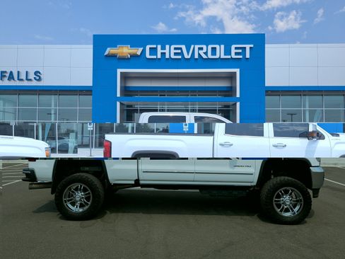 Used 2017 GMC Sierra 3500 SLT w/ Duramax Plus Package AWD/4WD image 36