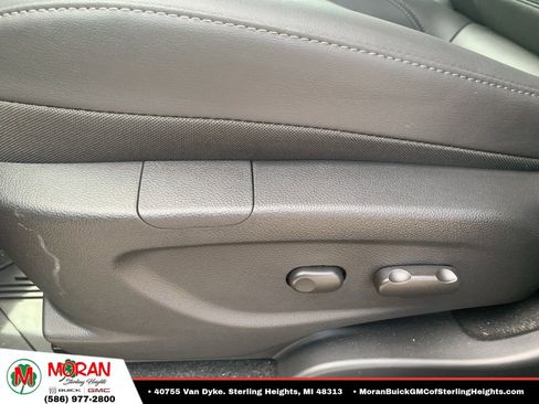 Used 2022 Buick Encore Preferred AWD/4WD image 9
