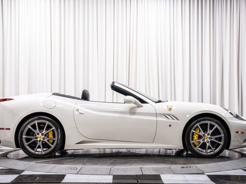 Used 2014 Ferrari California image 51