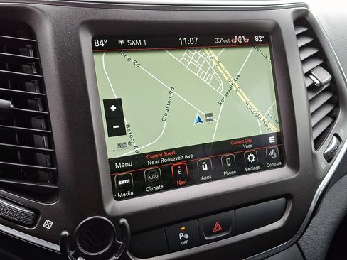 Used 2019 Jeep Cherokee Trailhawk image 18