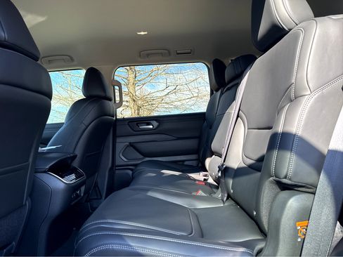 New 2026 Nissan Armada SV image 21