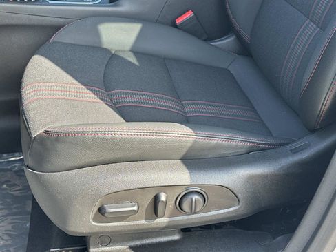 Used 2023 Chevrolet Equinox RS image 16