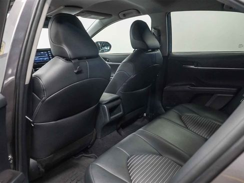 Used 2023 Toyota Camry SE w/ Cold Weather Package image 18
