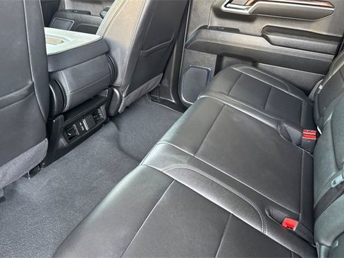 Used 2025 GMC Sierra 1500 SLT image 12