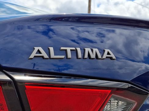 Certified 2023 Nissan Altima 2.5 SR w/ SR Premium Package FWD image 30