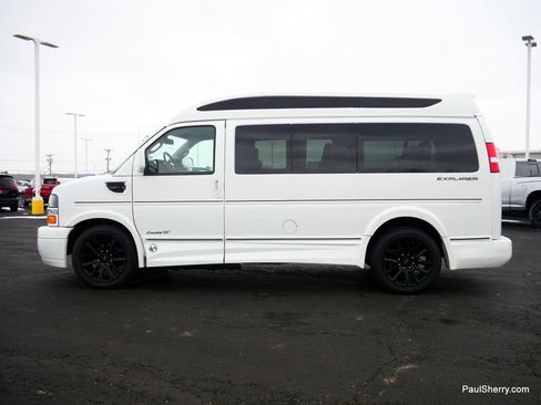 Used 2021 Chevrolet Express 2500 LS w/ Enhanced Convenience Package image 15