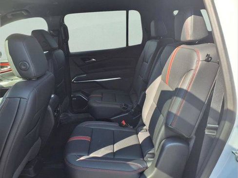 New 2026 Chevrolet Traverse RS w/ LPO, Floor Liner Package AWD/4WD image 12