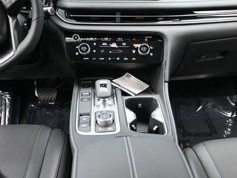 Certified 2026 INFINITI QX60 Luxe w/ Cargo Package AWD/4WD image 16