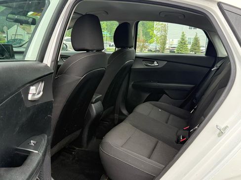 Used 2019 Kia Forte LXS FWD image 11