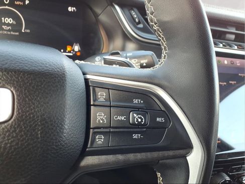 Used 2023 Jeep Grand Cherokee Limited image 17