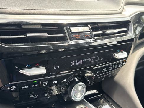 Used 2023 Acura MDX SH-AWD w/ Technology Package image 29