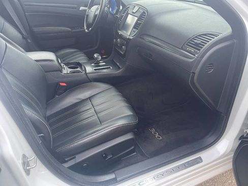 Used 2014 Chrysler 300 S w/ Luxury Group image 15