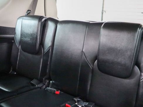 Used 2023 Nissan Armada SV image 26