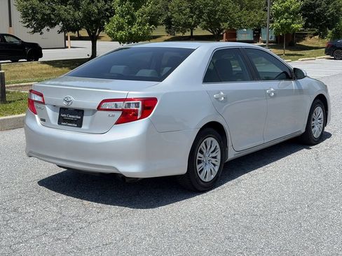 Used 2014 Toyota Camry LE FWD image 8