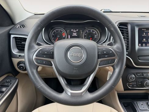 Used 2019 Jeep Cherokee Latitude w/ Popular Appearance Group FWD image 23