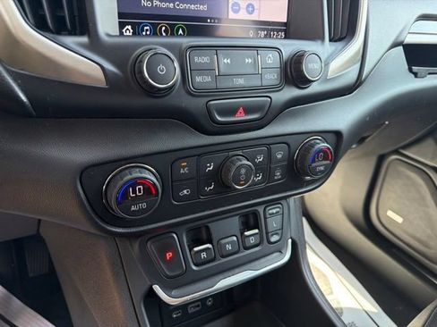 Used 2018 GMC Terrain Denali w/ Comfort Package FWD image 32