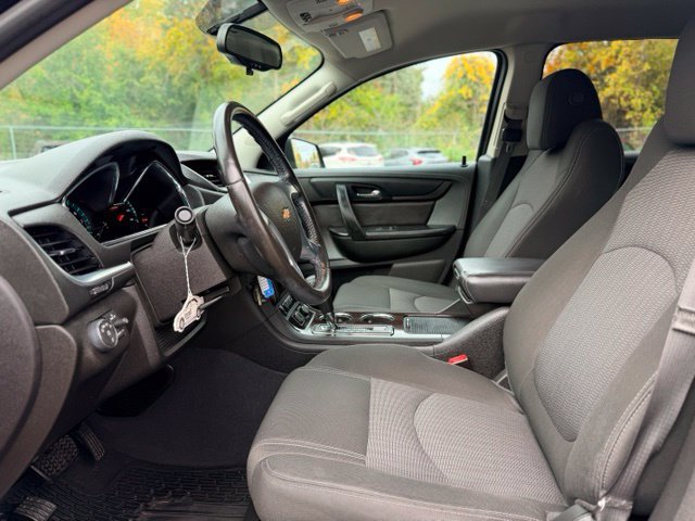 Used 2016 Chevrolet Traverse LT w/ Style and Technology Package FWD image 6