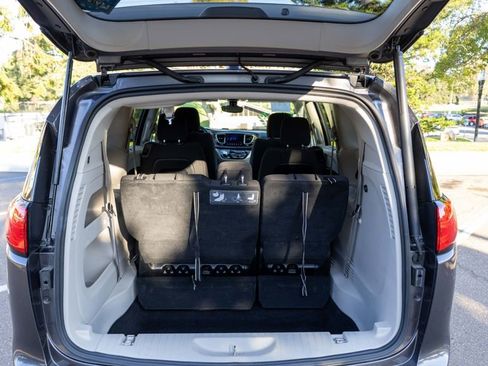 Used 2017 Chrysler Pacifica Touring Plus w/ Tire & Wheel Group image 13